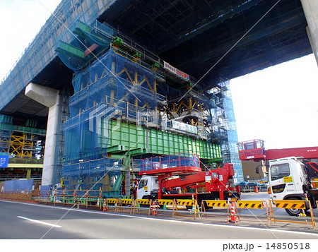 高速道路の橋脚工事 高速道路の橋脚工事 14850518