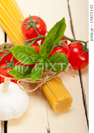 Italian basic pasta ingredients Italian basic pasta ingredients 14872142