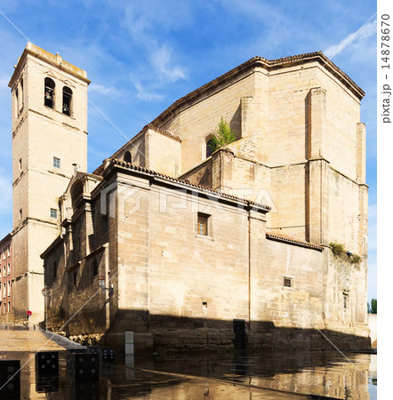 Day view of Church of Santiago el Real in Logrono 14878670