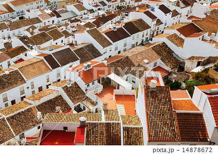 Roofs of residential districts in andalusian town 14878672