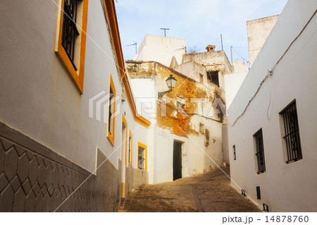 picturesque street in Arcos de la Frontera 14878760