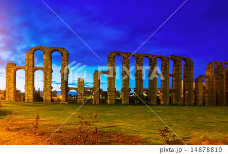 antique Roman Aqueduct of Merida in evening 14878810