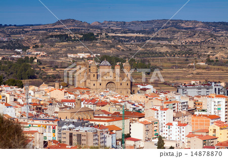 View of Alcaniz with Santa Maria la Mayor 14878870