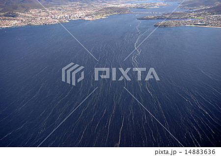 Tasmania aerial view 14883636