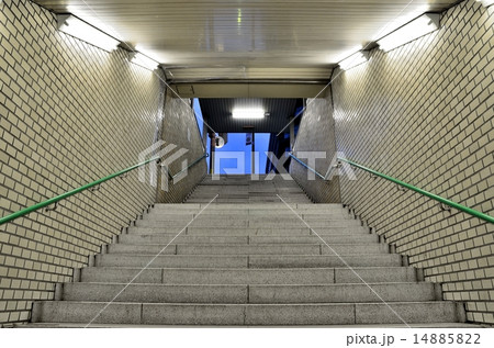 地下通路の階段 14885822