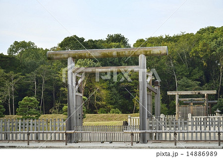 神武天皇陵　畝傍山東北陵 14886989