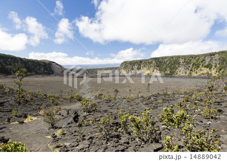 path through lava - great trekking 14889042