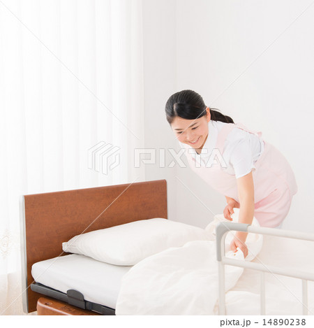 シニア夫婦 介護イメージ シニア夫婦 介護イメージ 14890238