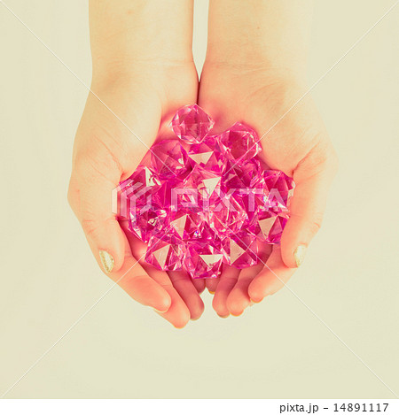 Amethyst in the woman hand Amethyst in the woman hand 14891117