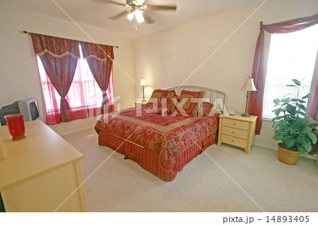 King Master Bedroom 14893405