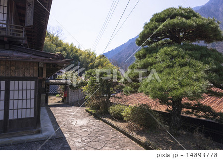 七面山山麓の赤沢宿 14893778