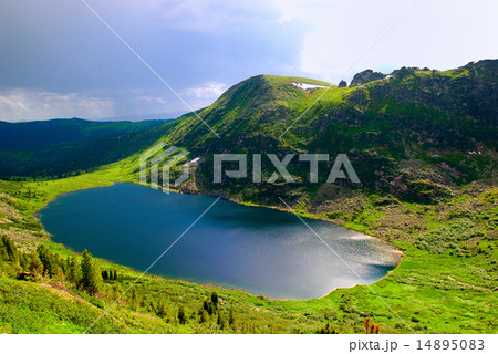 Mountain lake 14895083