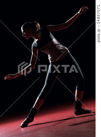 Modern dancer Modern dancer 14897071