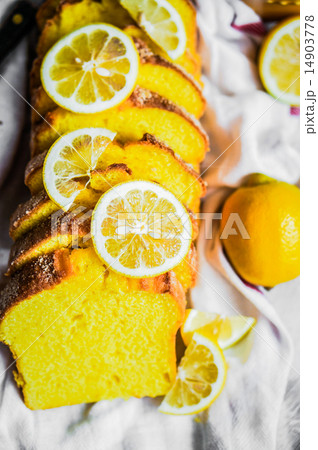 Lemon cake on rustic background 14903778