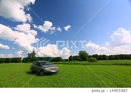 crossover vehicle in the field of car 14905987