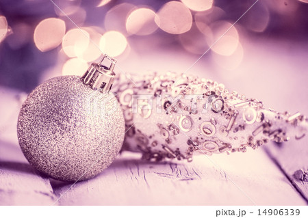 Closeup of christmas ornaments 14906339