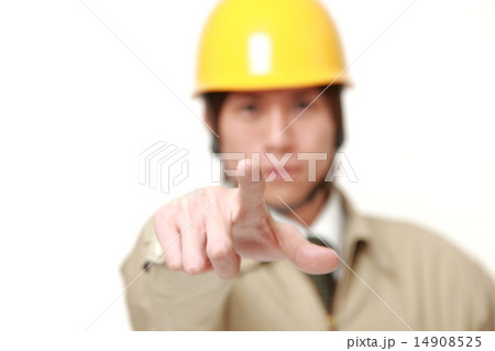 決断する作業員 14908525