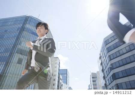 走るヤングビジネスマン 走るヤングビジネスマン 14911212