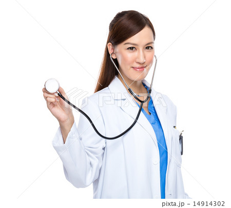 Young asian female doctor isolated 14914302