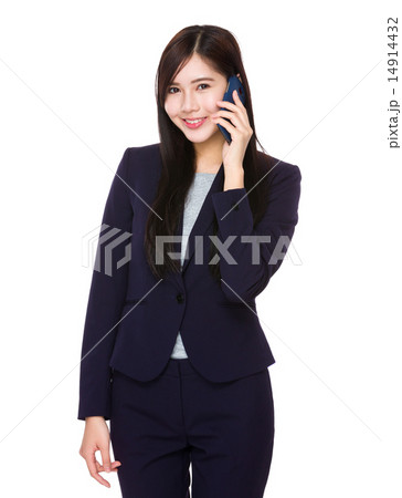 Businesswoman with finger point up 14914432