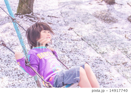 サクラ絨毯とブランコ サクラ絨毯とブランコ 14917740