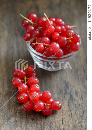 fresh ripe currant 14920179