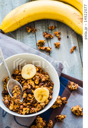banana granola with nuts, figs and honey  14922077