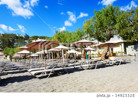 The sunbeds on a beach at luxury hotel, Crete 14923328
