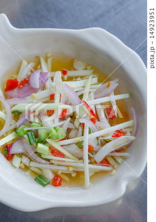 spicy mango salad 14923951