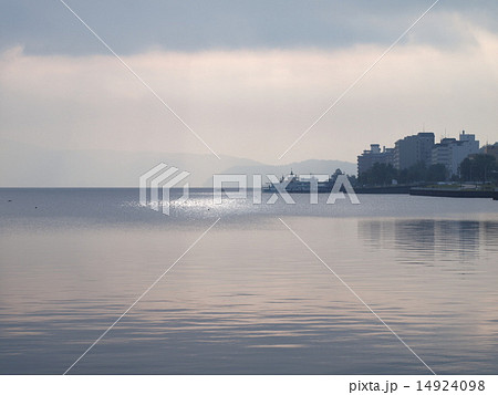 洞爺湖　湖と街並み 14924098