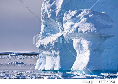 Antarctic iceberg 14924358