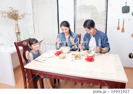 parent and child, household, daughter, family  14931927