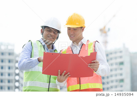 Construction worker at site Construction worker at site 14935094