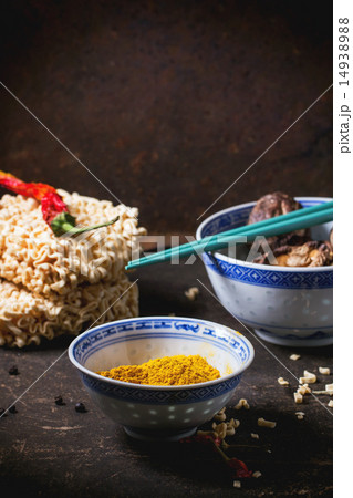 Noodles and tumeric 14938988