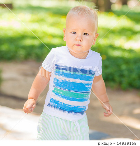Baby walking Baby walking 14939168
