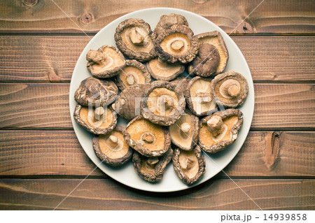 dried shiitake mushrooms on table 14939858
