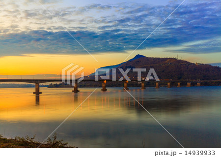 Mekong River with Laos-Japanese Bridge 14939933