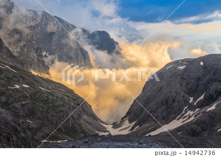 Dolomite Alps, Italy 14942736