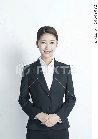 代女性 スーツ ポートレートの写真素材