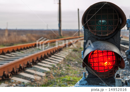 railroad track and stop light 14952016