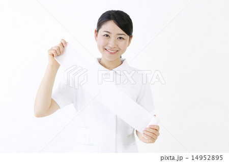 包帯を持つ看護師　　 14952895