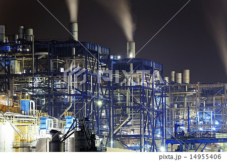 power station at night with smoke power station at night with smoke 14955406