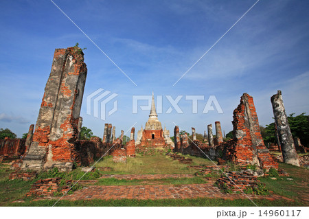 Ancient palaces in Ayutthaya 14960117