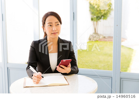 カフェで働くOL カフェで働くOL 14960516