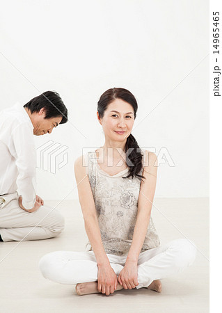 夫を許す妻 14965465