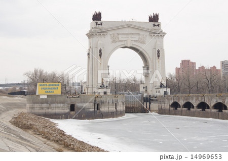 Arch, pier Volga-Don canal Lenin, the gateway 1, Volgograd winter Arch, pier Volga-Don canal Lenin, the gateway 1, Volgograd winter 14969653