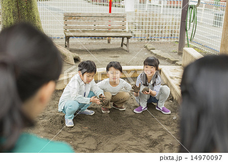 小学生 ママ友の写真素材