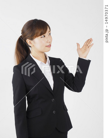 スーツを着た女性 スーツを着た女性 14970371