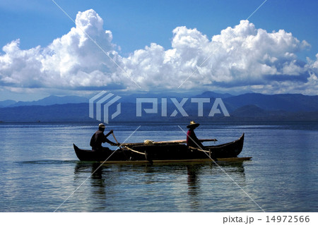 fishing in madagascar sea 14972566