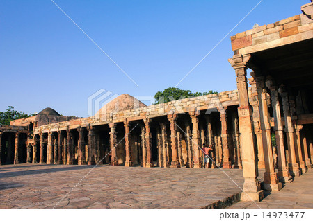pillars in qutub minar 14973477